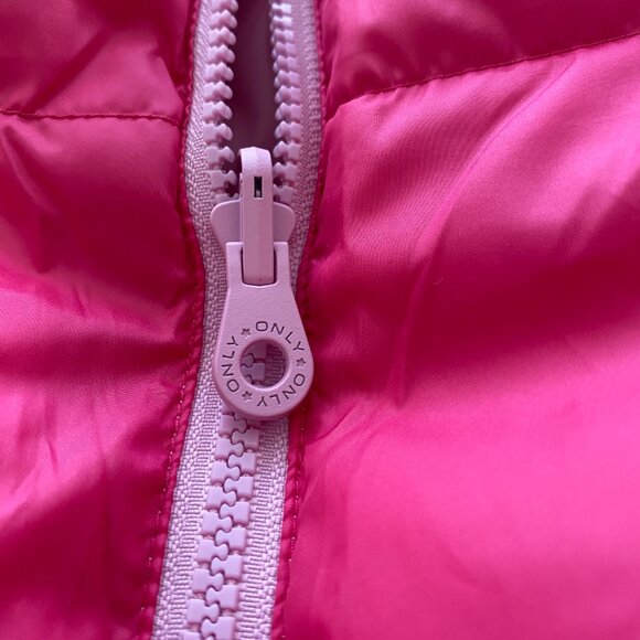 Only reversible pink puffer vest - (size L) - Picture 3 of 12